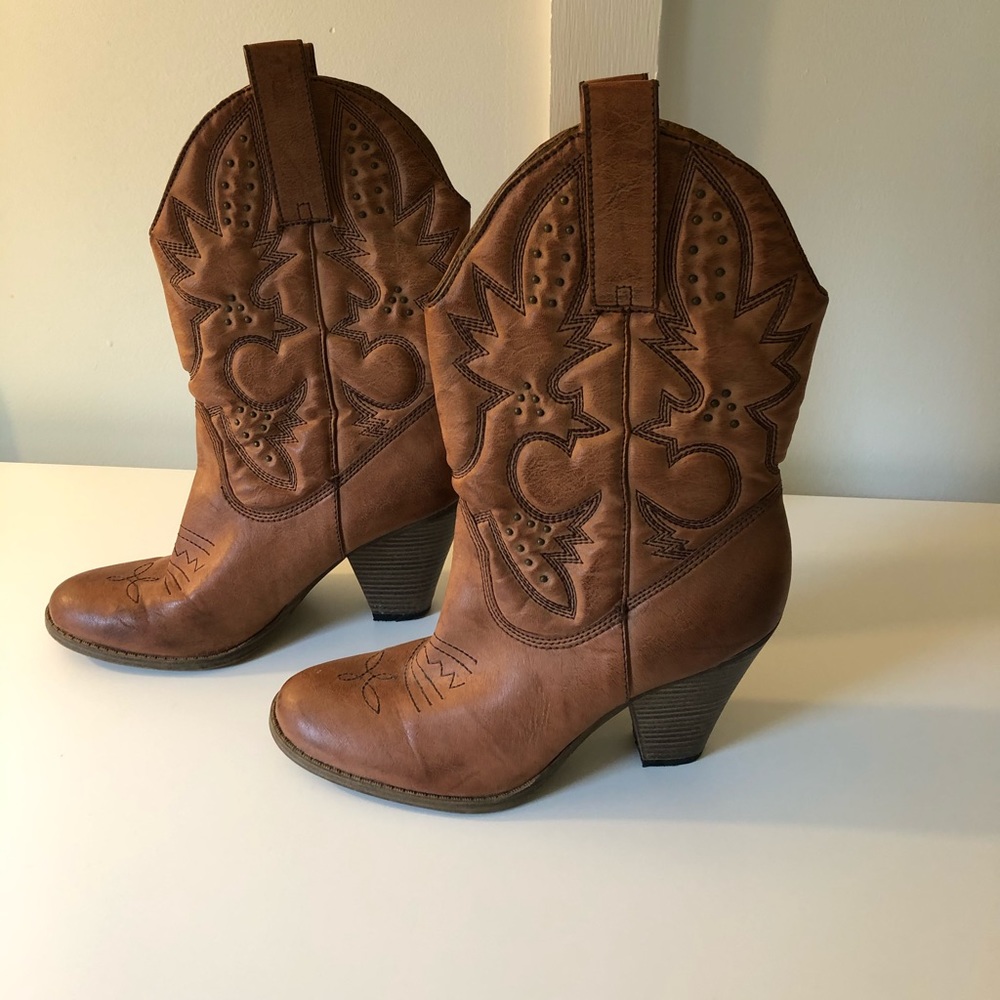 American Eagle ‘Mia Girl’ Cowboy Boots Heel 9